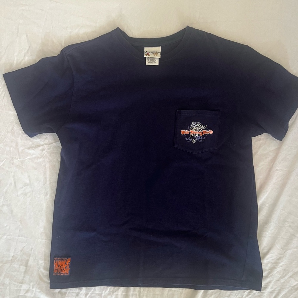 Walt Disney World Hawaii Hang Loose Pocketed T-Shirt- Size Large